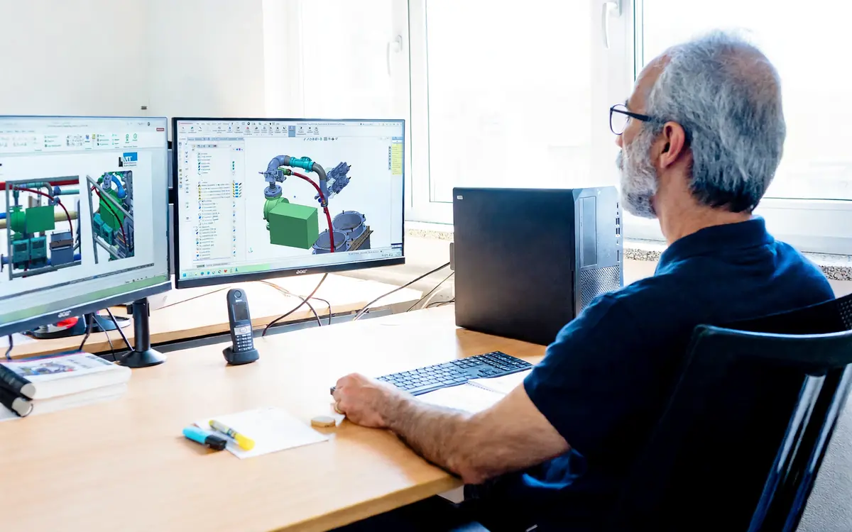 ultra_sharp_cad_workstation_web_optimized